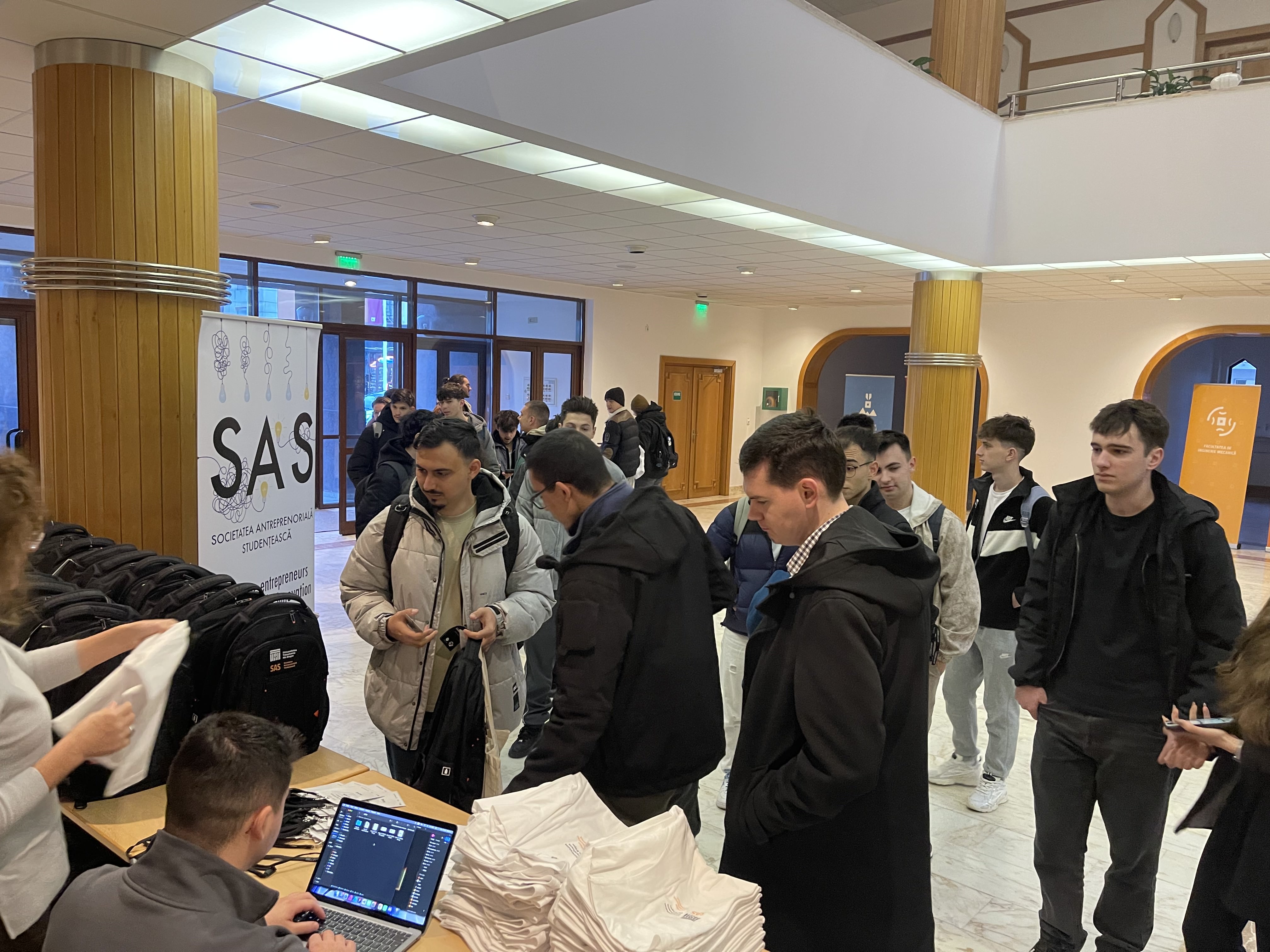 Moment 1 din hackathon